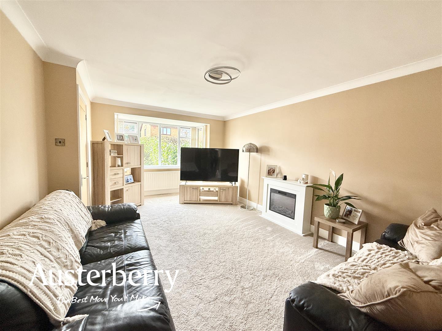 3 bed property in Deanscroft Way, Stoke-On-Trent